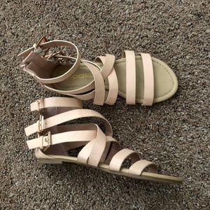 Light pink size 7 sandles!